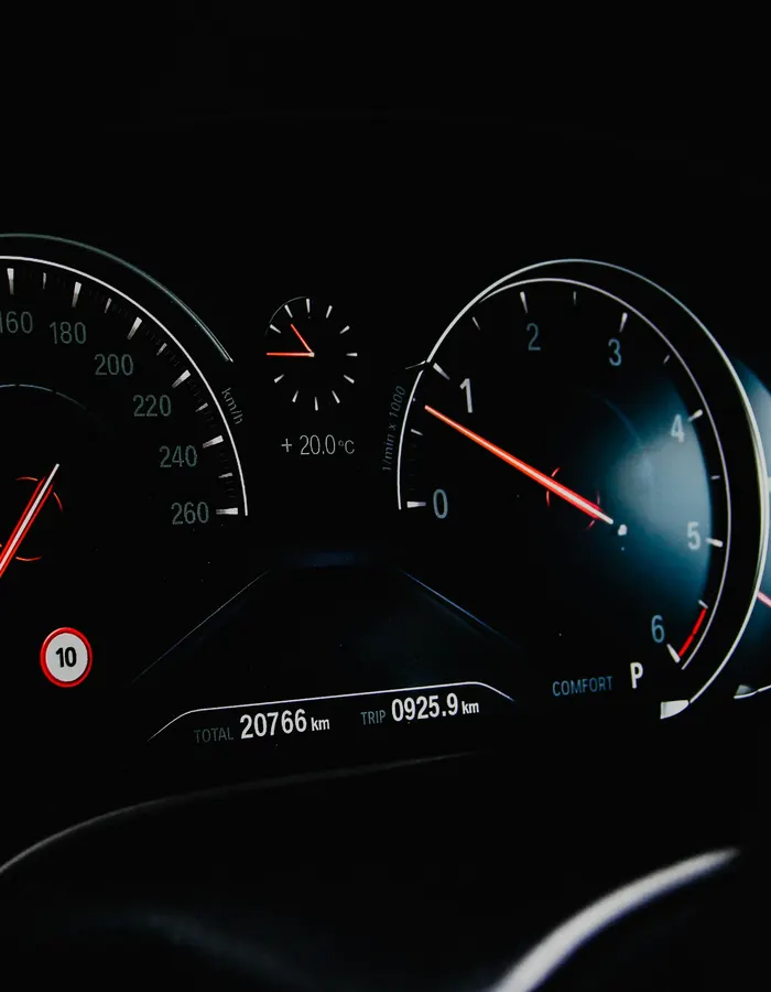 Modern vehicle instrument cluster and dashboard technology